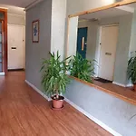 Edinburgh Family-Friendly Flat Walkable From Princess Street