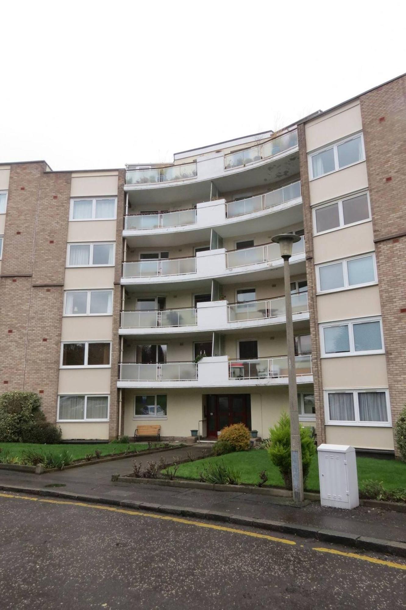 Family-friendly Flat Walkable From Princess Street Apartment *