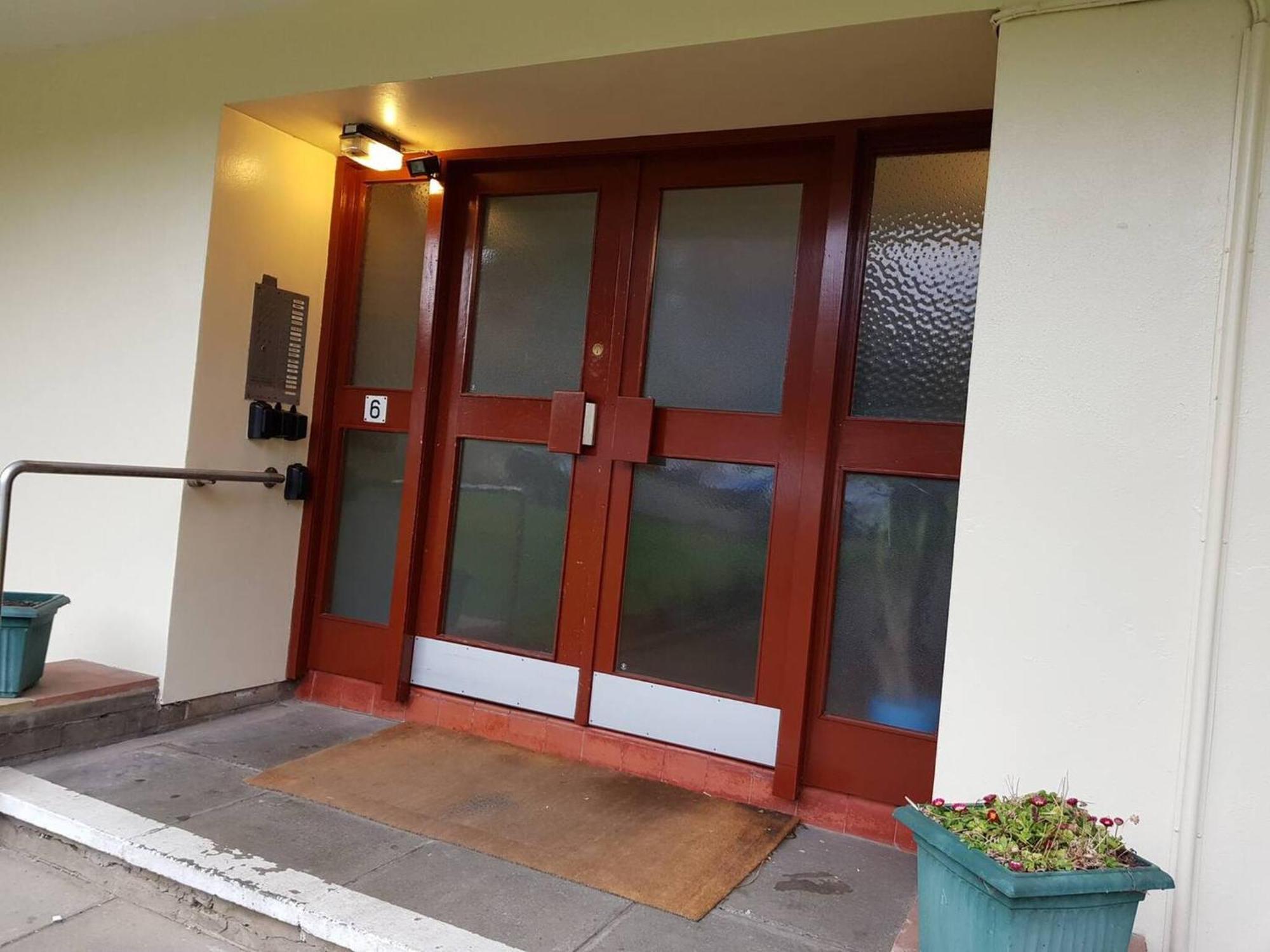 Family-friendly Flat Walkable From Princess Street Apartment Edinburgh