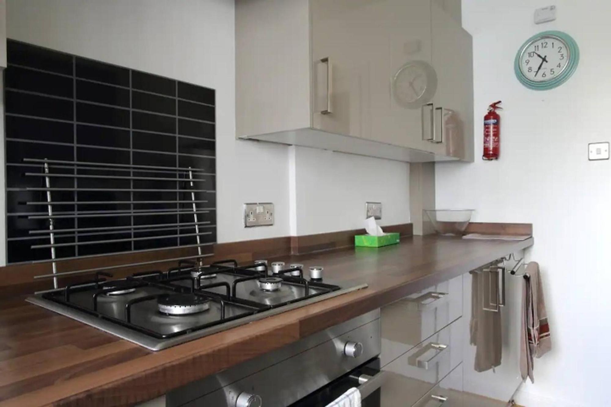 Family-friendly Flat Walkable From Princess Street