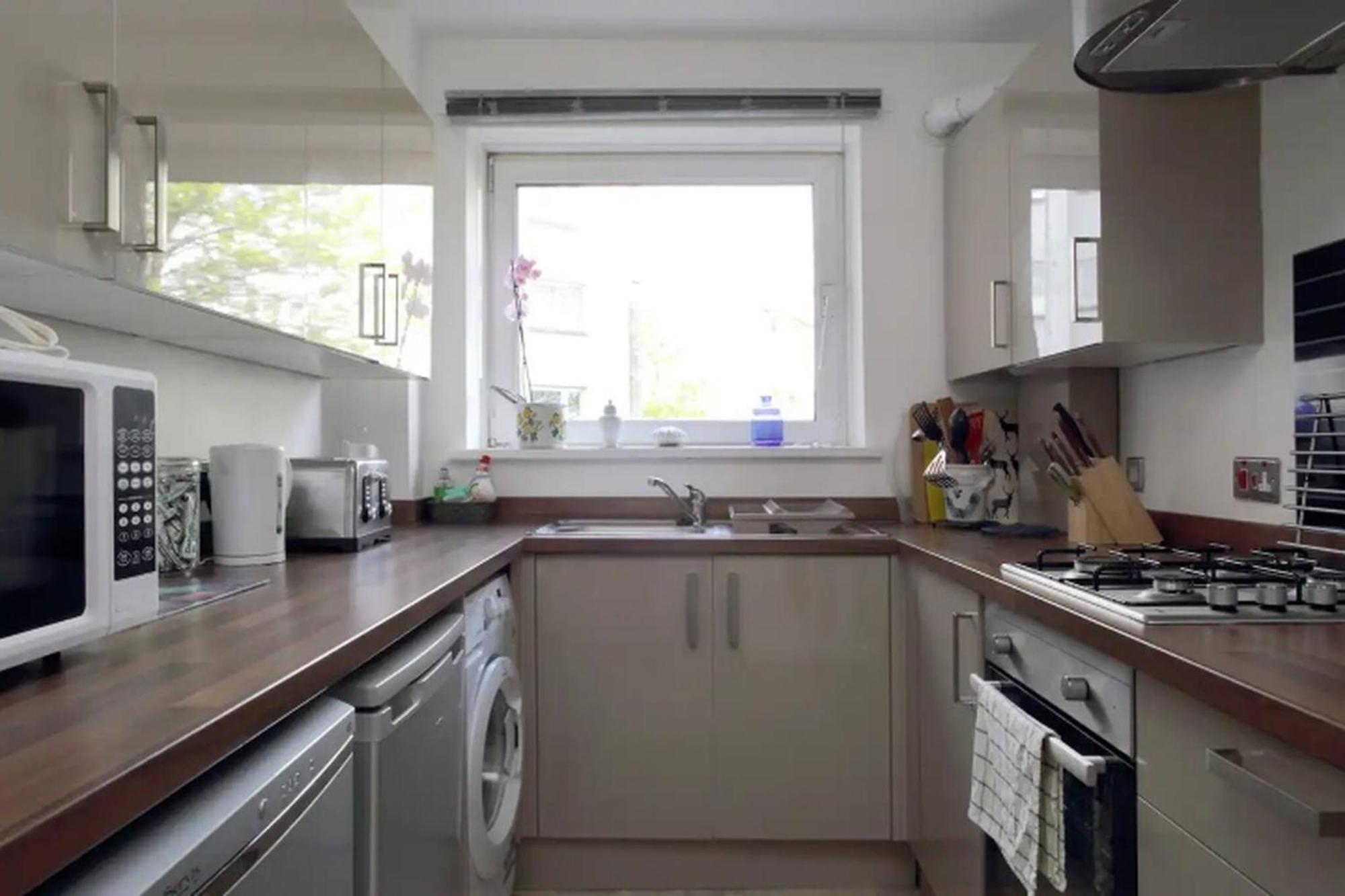 Family-friendly Flat Walkable From Princess Street Edinburgh