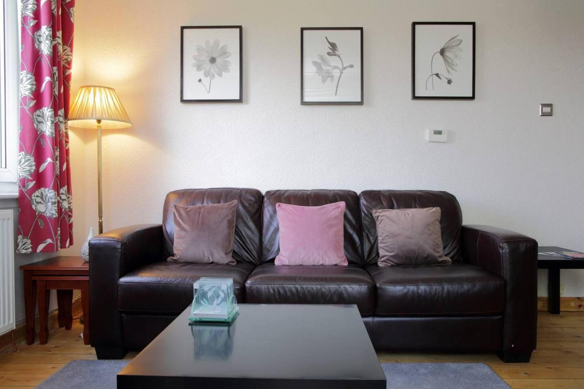 Family-friendly Flat Walkable From Princess Street * Edinburgh