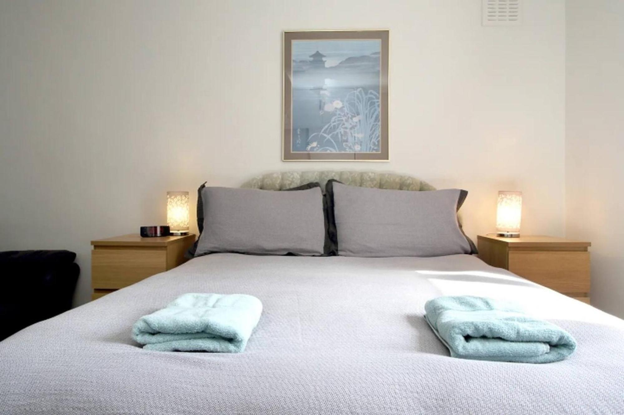 Family-friendly Flat Walkable From Princess Street Apartment *
