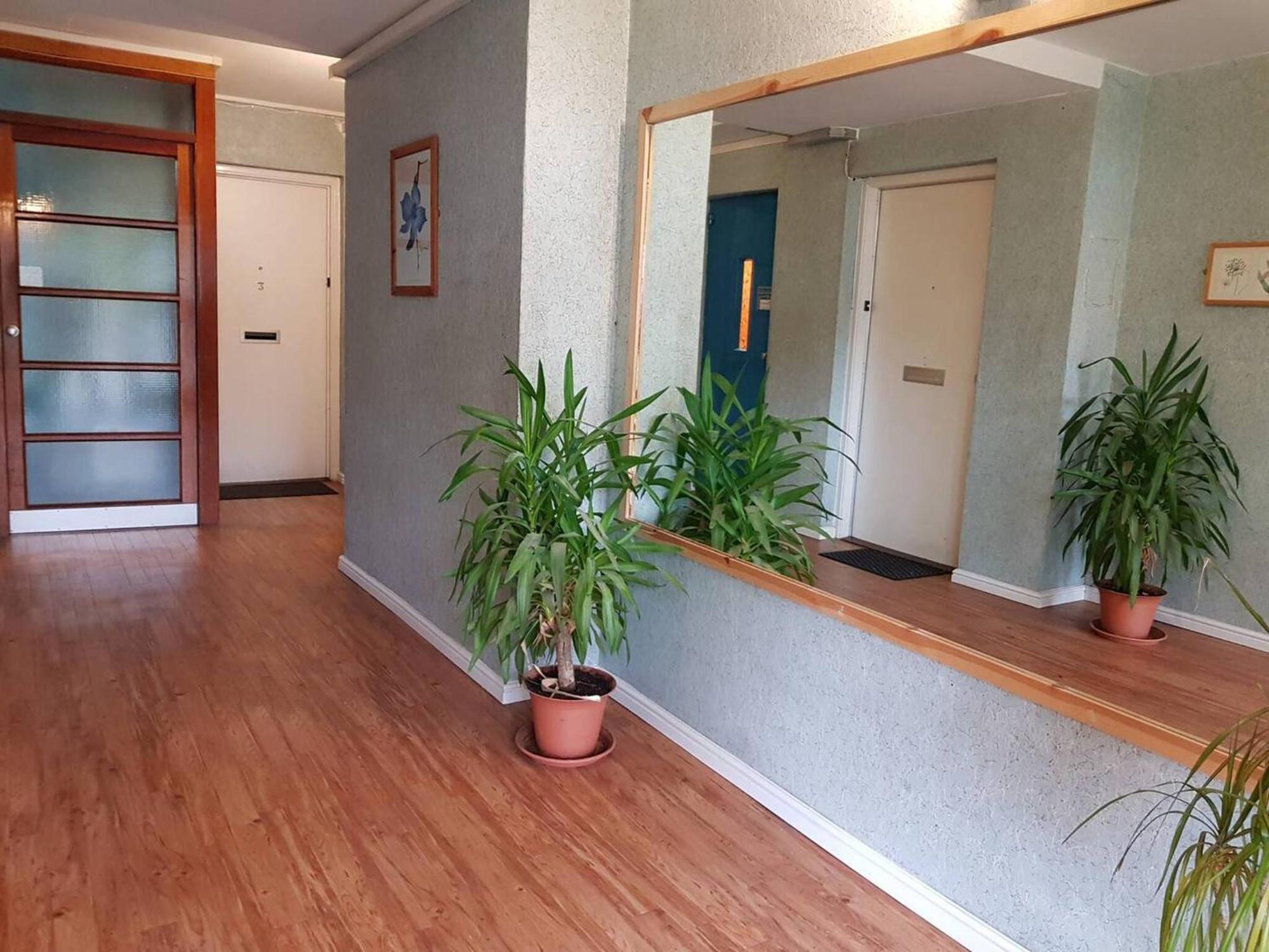 Family-friendly Flat Walkable From Princess Street Apartment *